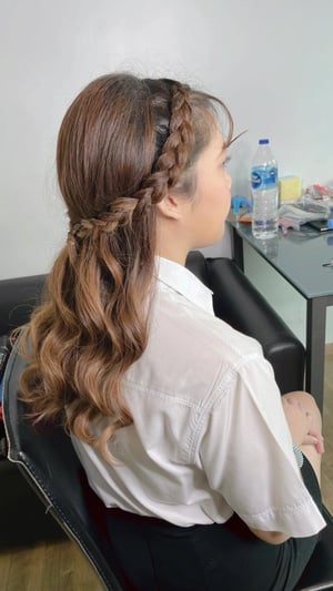 ผมเปียน่ารักๆ สำหรับบัณฑิตสาวน้อย ม.ศรีป…
