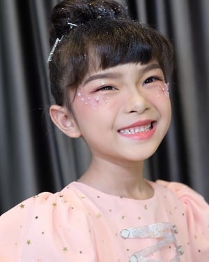ดูแลน้องขวัญใจไปงานโรงเรียนกันค่า น้องขอสวยแบบจัดเต็มเลย แต่…
