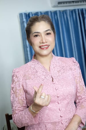 ดูแลคุณแม่นาค กับลูกค้างานบวชนะคะ  คุณแม…