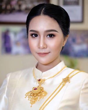 แต่งหน้าเจ้าสาวพระราชทานน้ำสังฆ์ สมเด็จพระเทพฯ สวยเรียบหรู..…