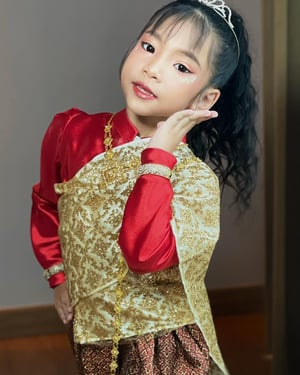 💕 ดูแลหน้า-ผม ให้น้องอัญญ่าวันนี้ กับงานวันภาษาไทย … วันนี้น…