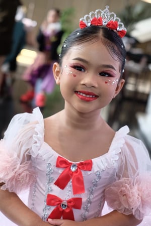 แต่งหน้าเต้นบัลเล่ห์ น้องนาดา ค่าา