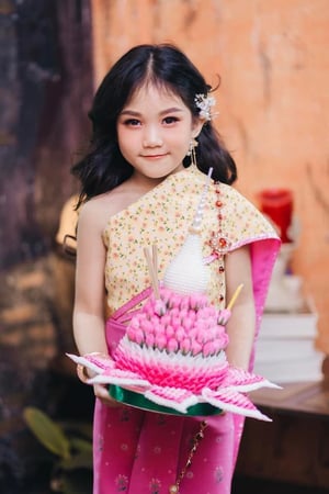 งานแต่งหน้าถ่ายแบบชุดไทย