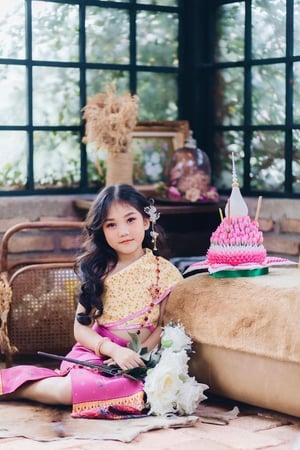 งานแต่งหน้าถ่ายแบบชุดไทย