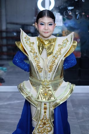 แต่งหน้าเชียร์หรีดเดอร์ น้องเอมมี่ค่า