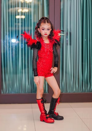 แต่งหน้าทำผมน้องลัลล์ ประกวดร้องเพลง