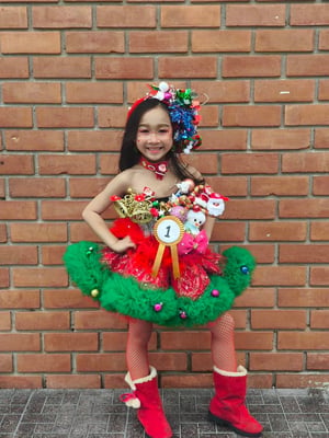 น้องเอญ่า กับงานประกวดวันคริสมาสตร์ ที่