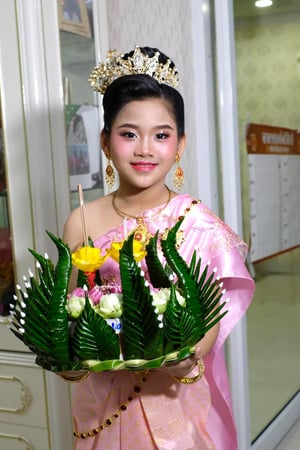 นางนพมาศปีนี้ นำเสนอ น้องใบบัวค่าาา