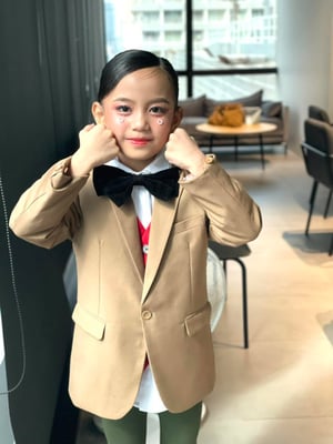 แต่งหน้า-ทำผม น้องเชอลีน แสดงละครที่ตึก…