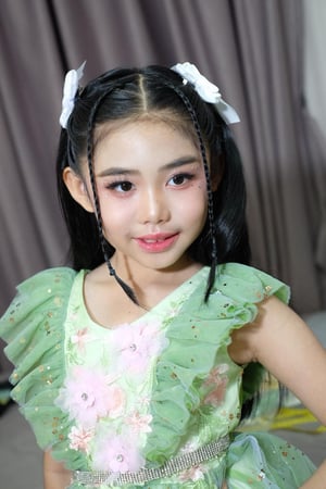 สาวน้อยคนสวย น้องไออุ่น