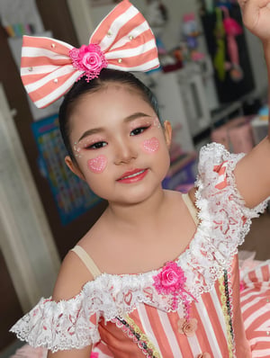 สาวน้อยตุ๊กตา วันนี้ดูแลหน้าผม งานแข่งบั…