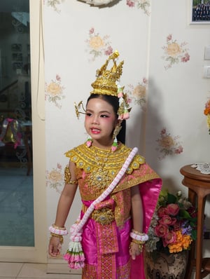 ผลงานการแต่งหน้า นางสุวรรณวัทฉา #งานวันภ…